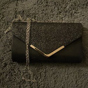 Black clutch
